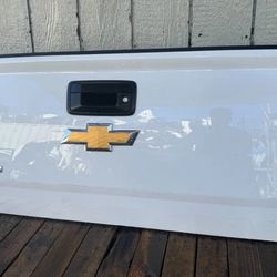 Chevy tailgates