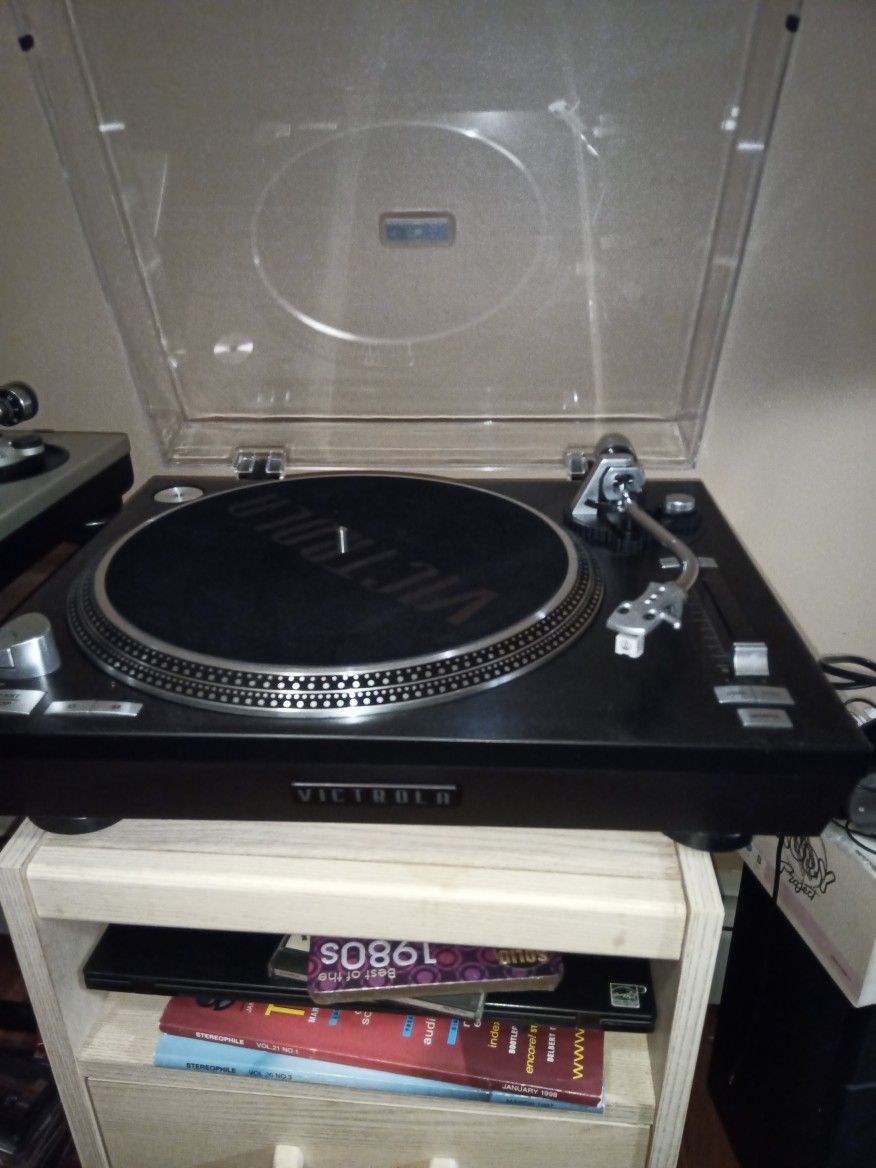 New No Box Bluetooth Turntable With Sony Recwiver And Polk Speakers