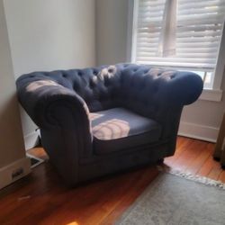 Tufted Chesterfield Loveseat – Gray – Great Condition