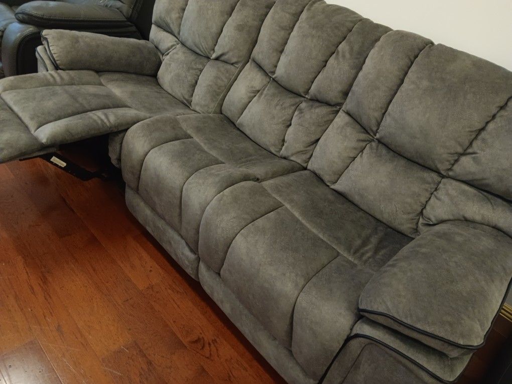 *Weekend Special!!!*---Classic Barcelona Fabric Reclining Sofas---Delivery And Financing AvailableðŸ¤