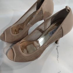 Jennifer Lopez STARRLTNUDE Platform High 4 1/2" Heels Beige Size 9.5 M