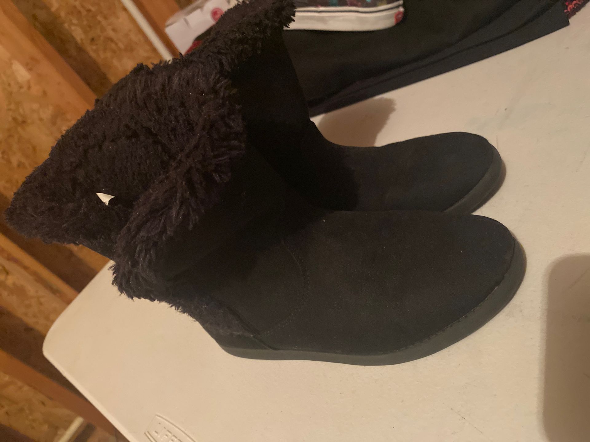 Girls boots size 2