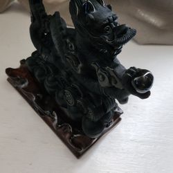Black Obsidiam Dragon Holding Sphere 