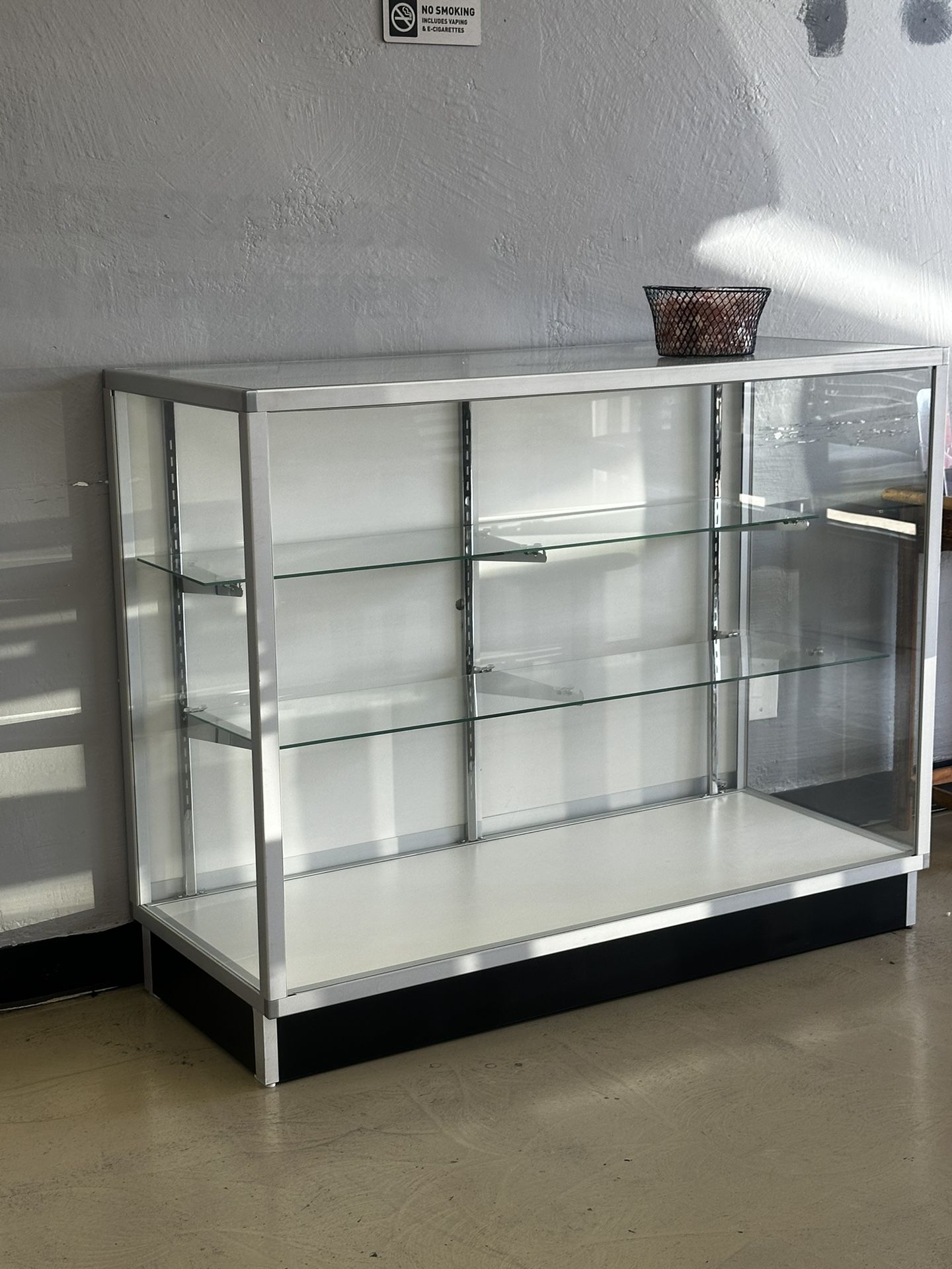 DISPLAY CASE (NO REPLY FOR LOW BALLERS) 
