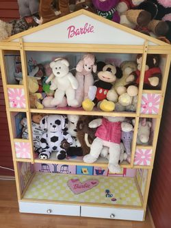 Barbie Shelve