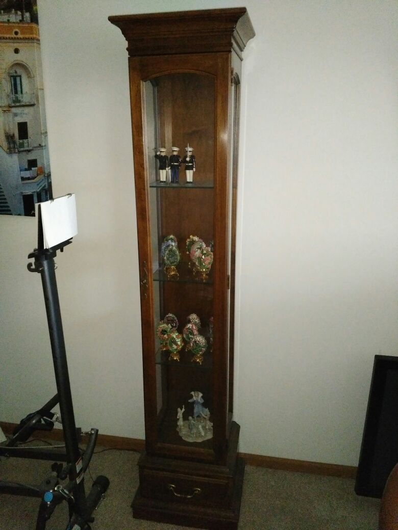 Real wood Ethan Allen curio cabinet with glass shelves