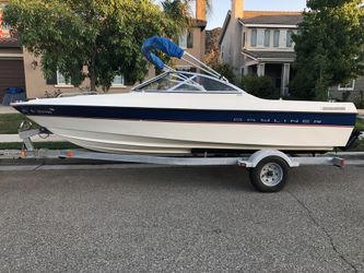 2005 19 Foot Bayliner Ski Boat