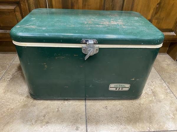 Vintage Thermos Metal Green Ice Cooler made in USA 43 Quarts