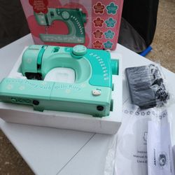 Janome Hello Kitty Sanrio Sewing Machine