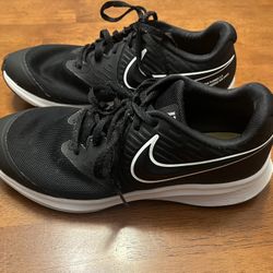 Youth Nike Star Runner 2 Athletic Shoes- Size 6