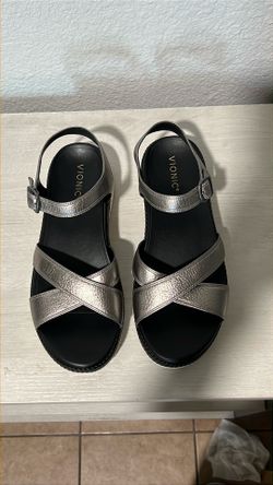 Vionic Sandals Size 11