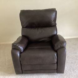 Like New Power Recliner Chair – Excellent Condition!