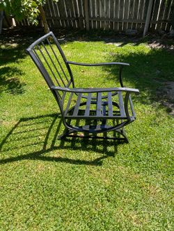 Heavy duty steal outdoor chairs. 4 total
