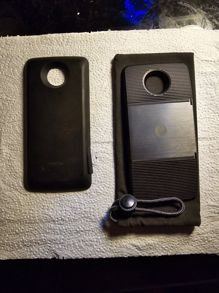 Moto Z4 MODS Projector + Battery Pack