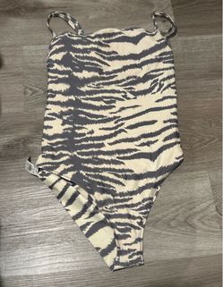 Aerie Happy Cheeks One Piece Swimsuit in a cream and gray animal/zebra print M.