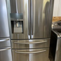 SAMSUNG REFRIGERATOR 