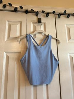 Athleta periwinkle cropped workout top with built in bra