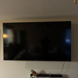 95” Hisense Tv