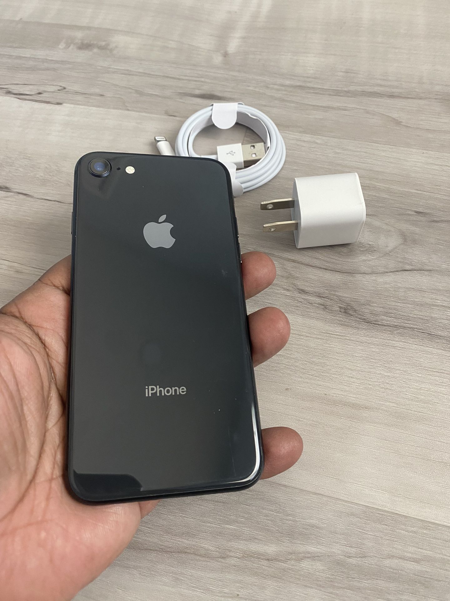 Apple iPhone 8 64 GB Gold FACTORY UNLOCKED!
