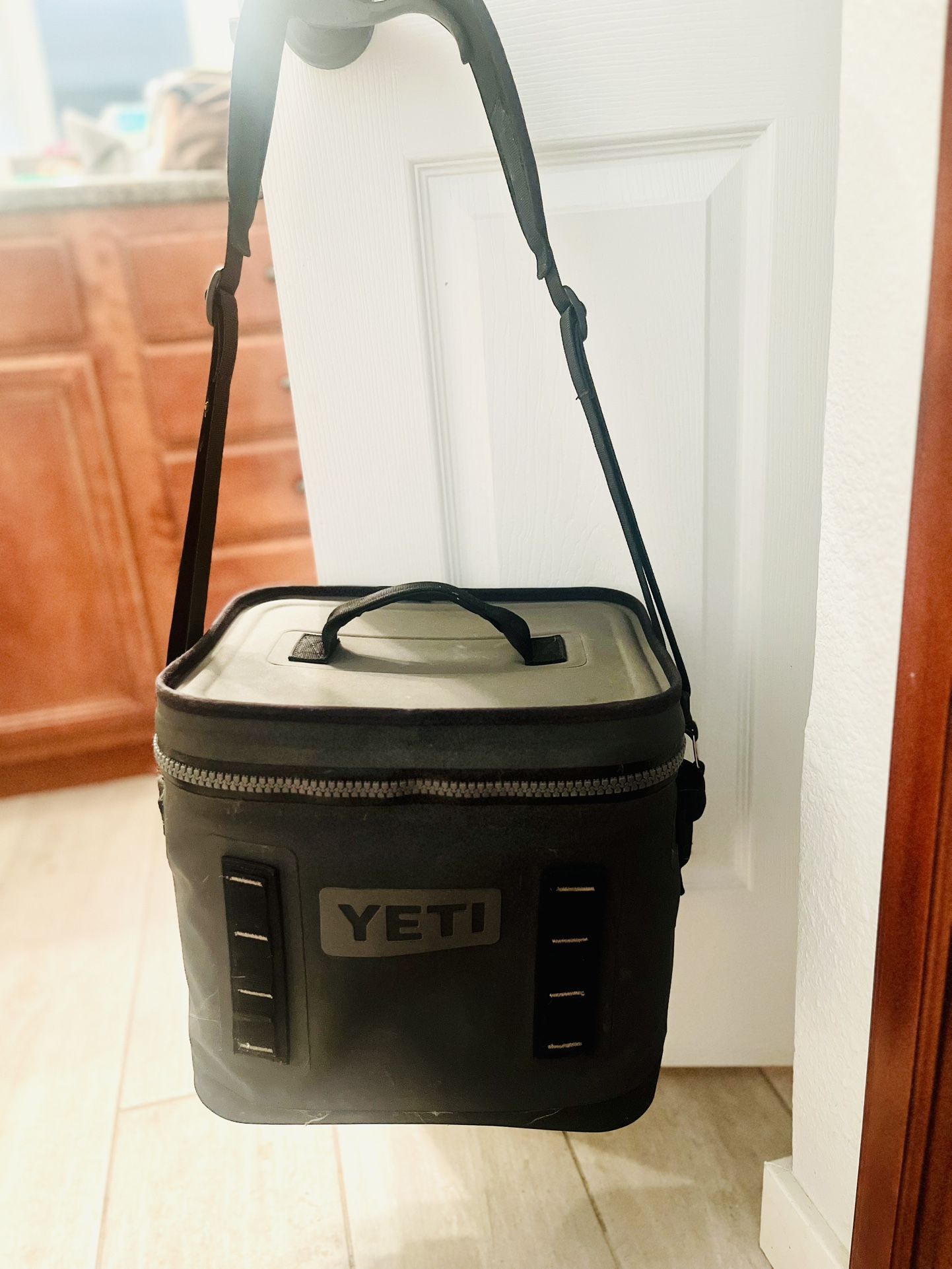 YETI HOPPER FLIP 12 SOFT COOLER