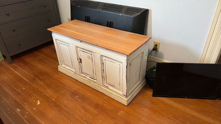 Custom Blanket Chest