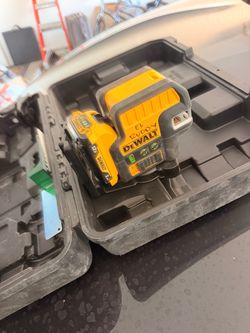 Dewalt line  and dot laser