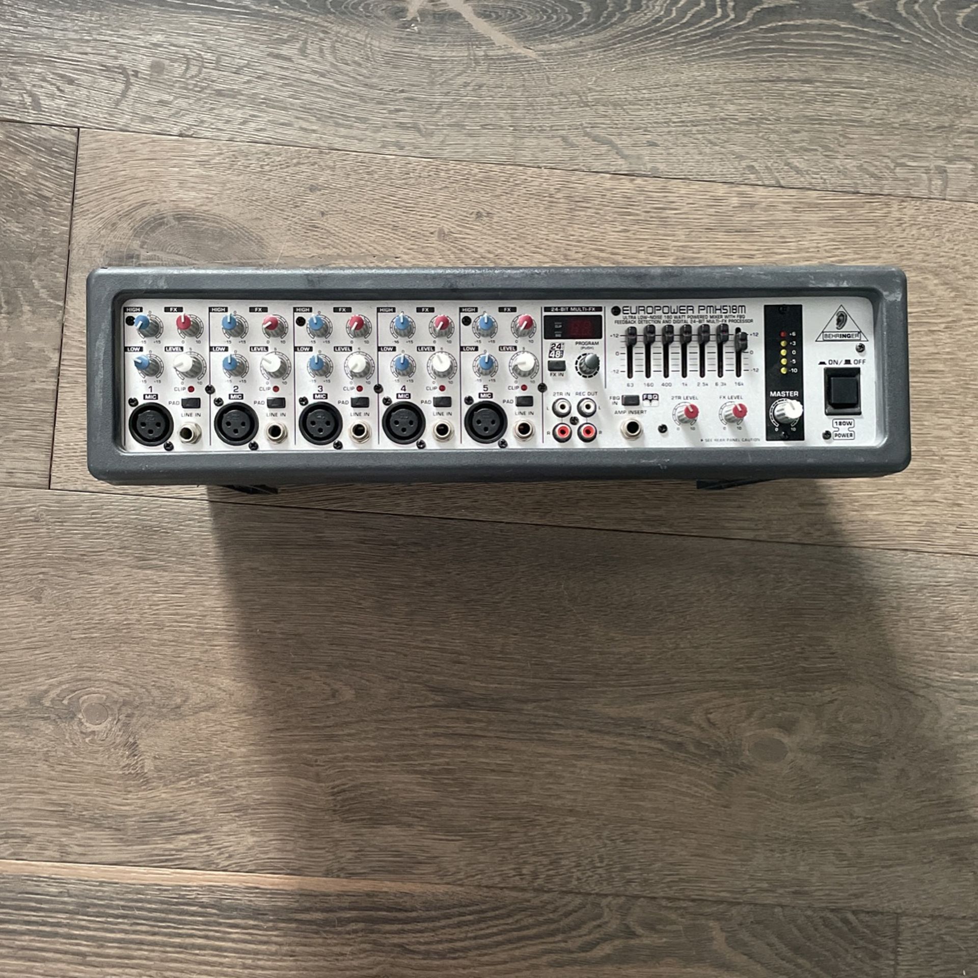 Behringer Europower PMH518M Mixer
