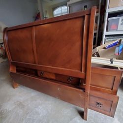 Bedroom Set Very Good Condition 