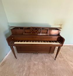 **PRISTINE Gulbransen Upright Piano