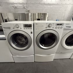 LG Washer And Dryer Set “27 ( Lavadora Y Secadora )