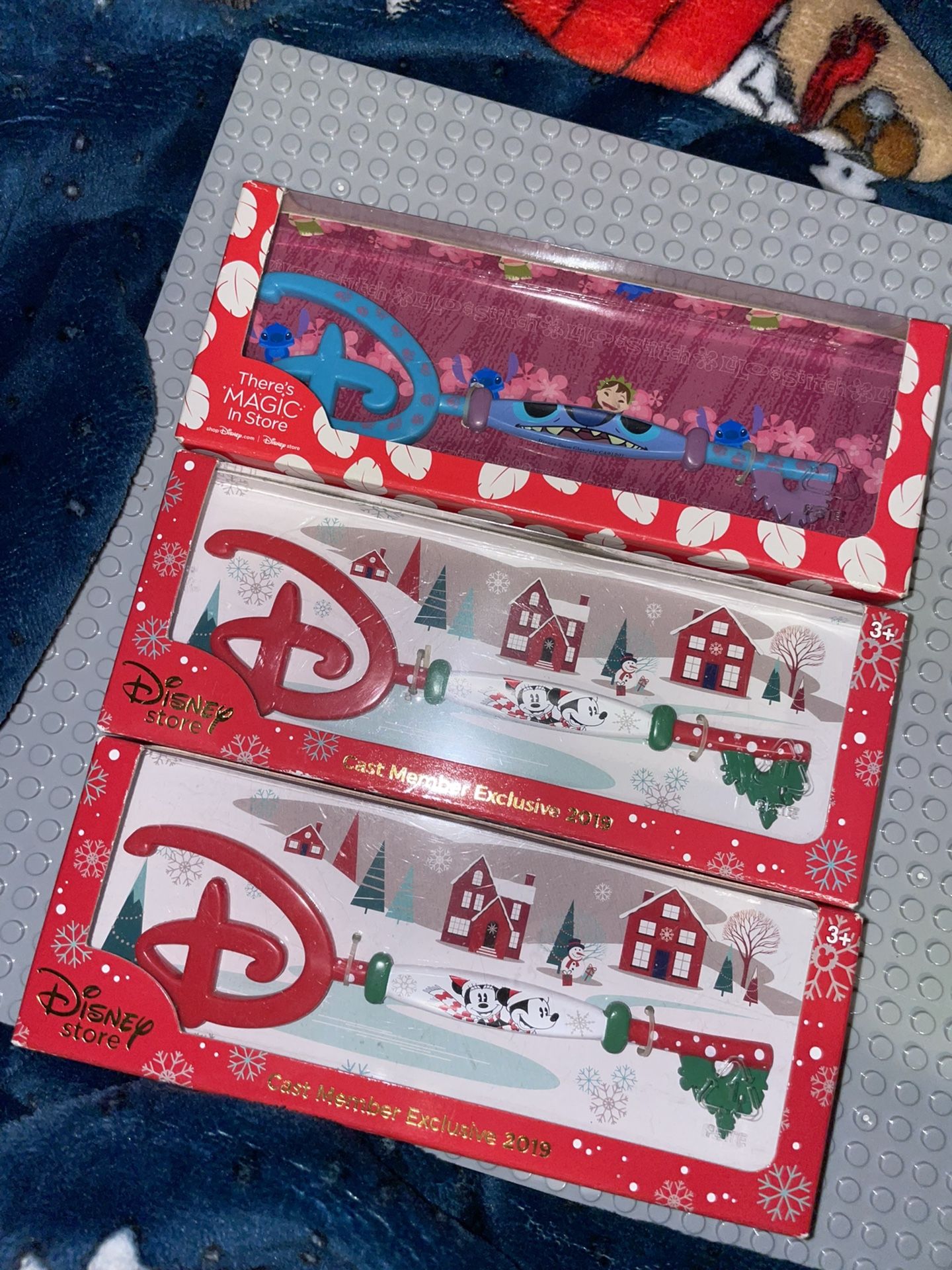 DISNEYLAND CAST MEMBER EXCLUSIVE KEYS