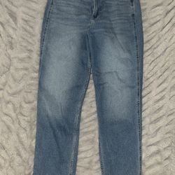 Hollister Ultra High-Rise Medium Wash Mom Jeans