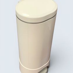 Munchkin white diaper pail