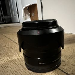 Sony 1.8/35 Lens