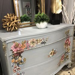 Very  Gorgeous Dresser with mirror