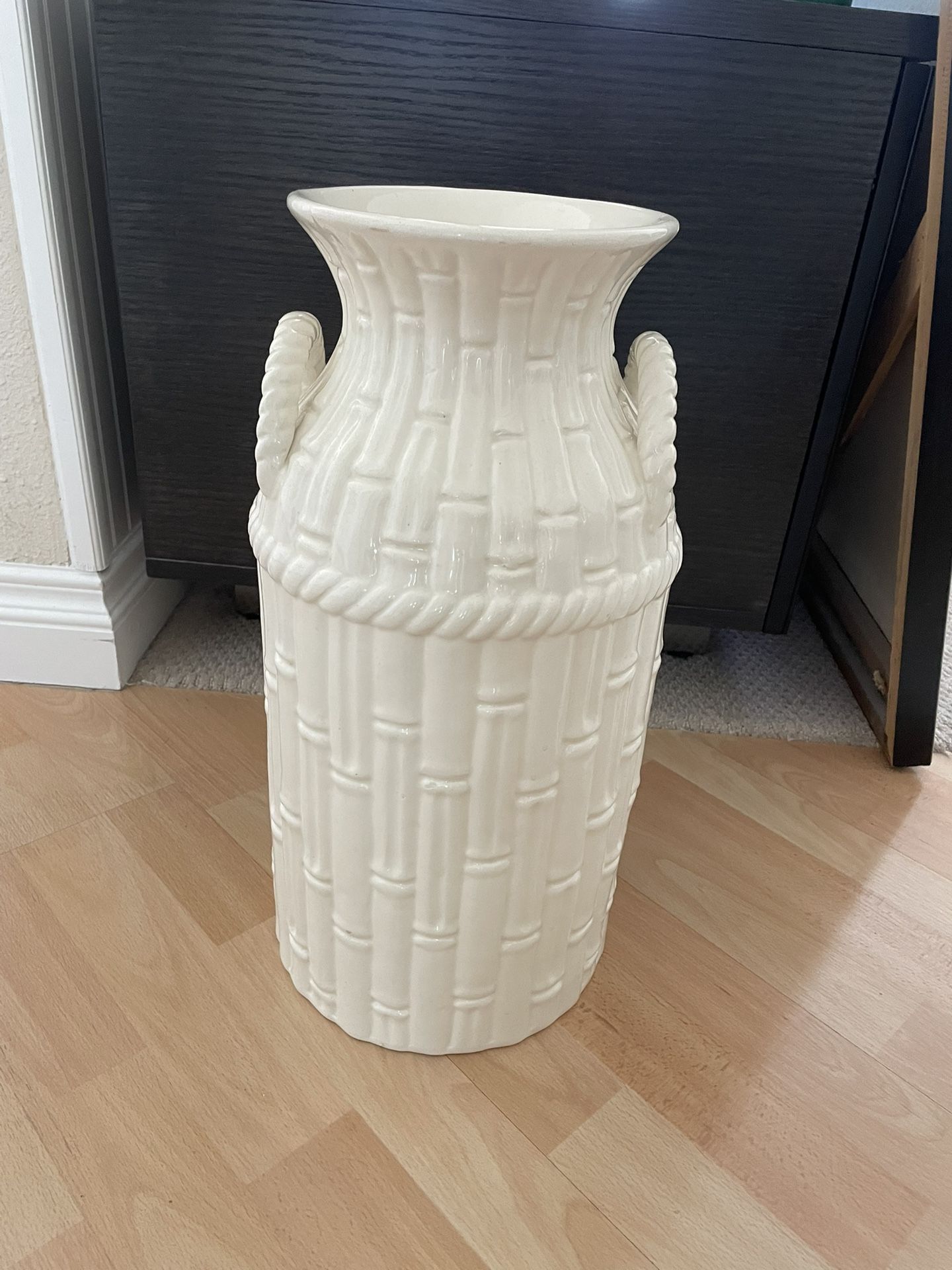 Umbrella Stand Or Vase – Rare Fine, 18 Inches Tall, 8.5 Inches Wide, Excellent Condition