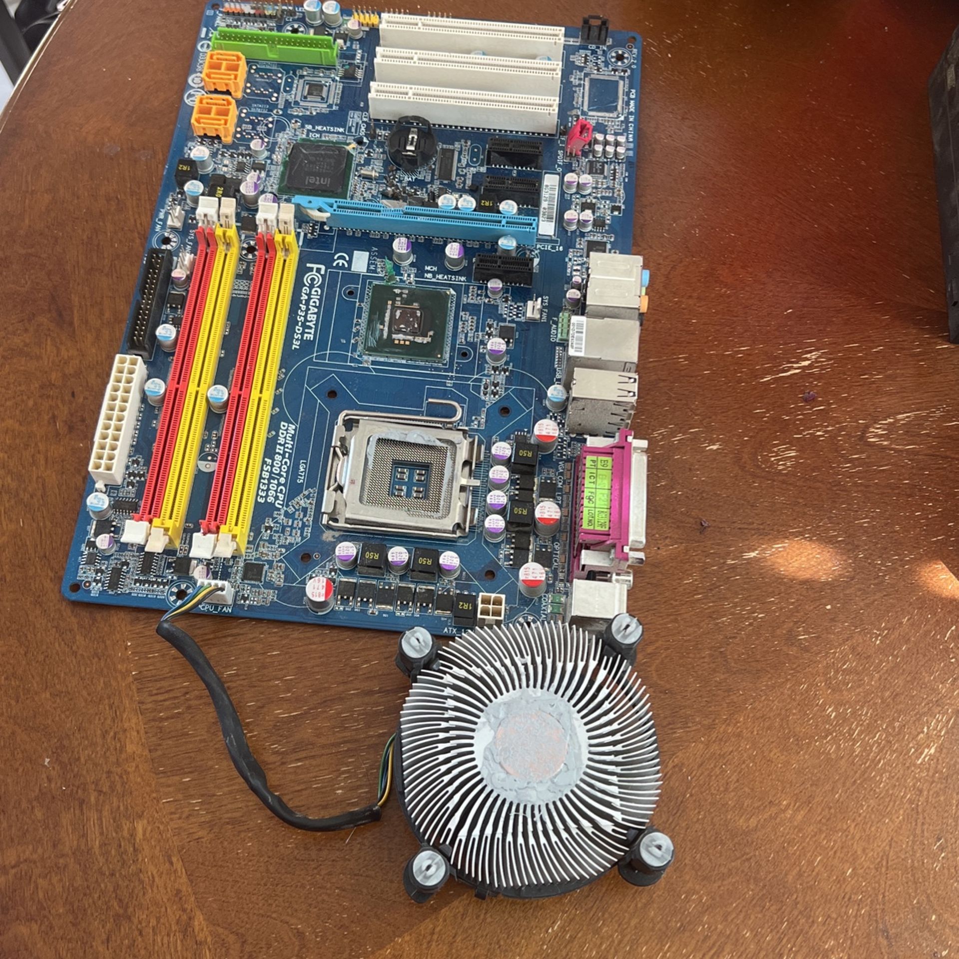 Gigabyte P35-DS3L motherboard