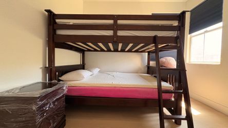 Bunk bed, 90% new.