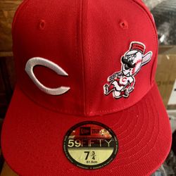 Cincinnati Reds Fitted Hat Size 7 3/4