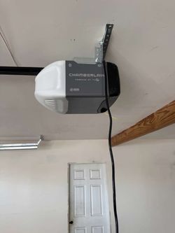 CHAMBERLAIN GARAGE DOOR opener