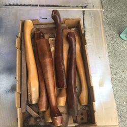 Attn DIY Furniture Flippers.. Vanity Stool/bench Legs