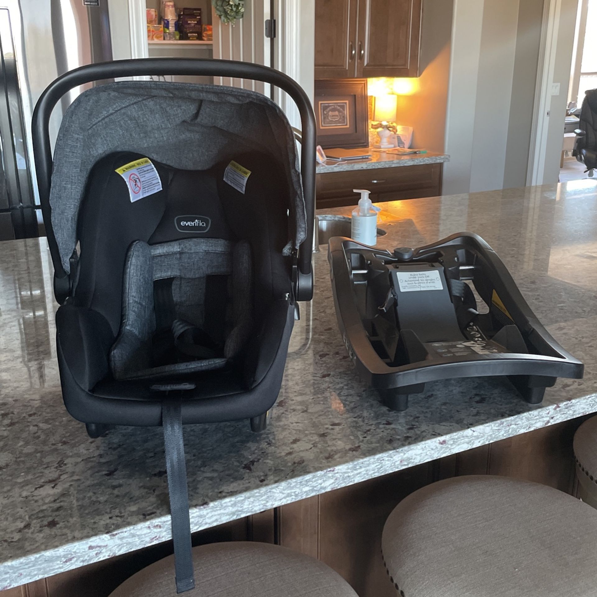 Infant Carrier Car seat & Base