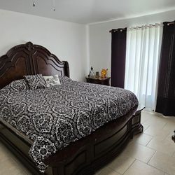 King Solid Wood Bedroom Set