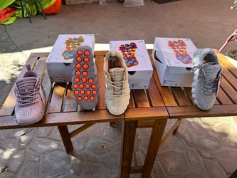 New Shoes  Sneakers with Boxes