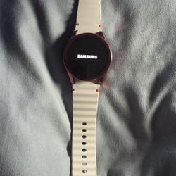 Samsung Galaxy Watch7 41mm Beige Silicone Band