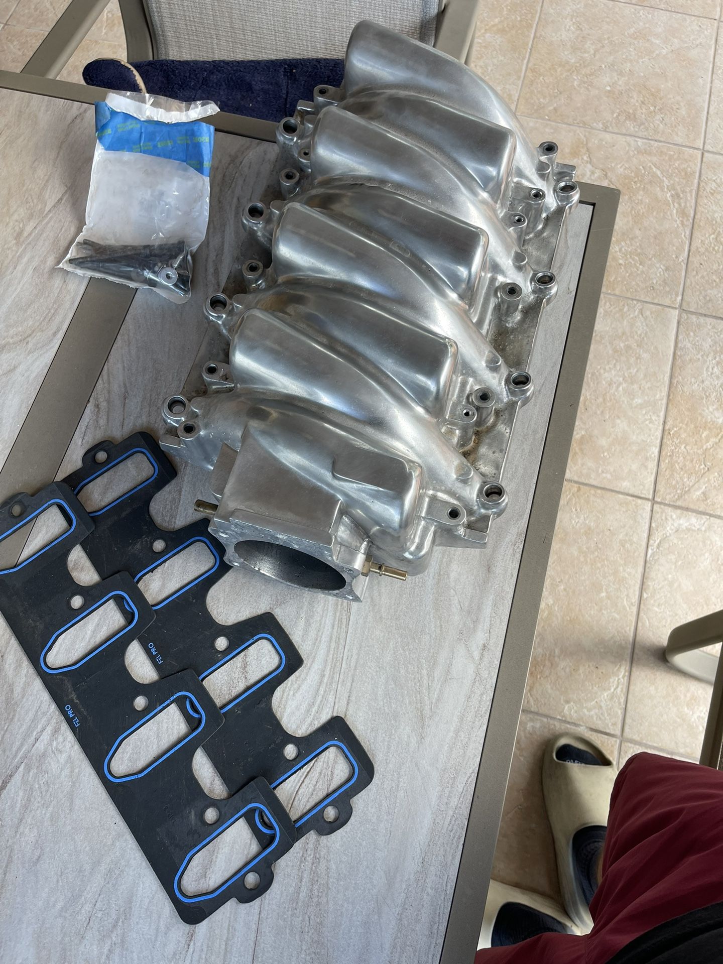 ls1 ls2 ls3 ls6 intake manifold for Sale in Miami, FL - OfferUp