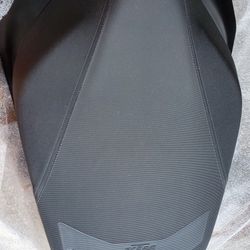 KTM 890 Duke R Rear Seat