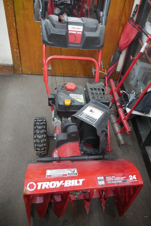 Showblower Troy Bilt model # 31as62n2711 pre owned 862447-1