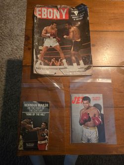 Lot of Muhammad ali magazine and booklets