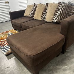 BROWN SECTIONAL COUCH W/ FREE DELIVERY 